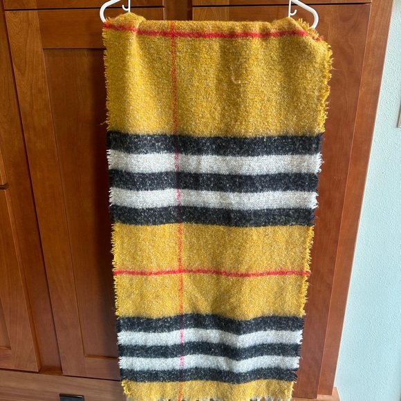 Soft Gorgeous Cashmere Wrap - Picture 8 of 11